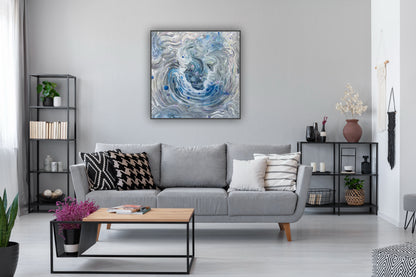Pictură abstractă albastră pe pânză, decor elegant pentru sufragerii contemporane.