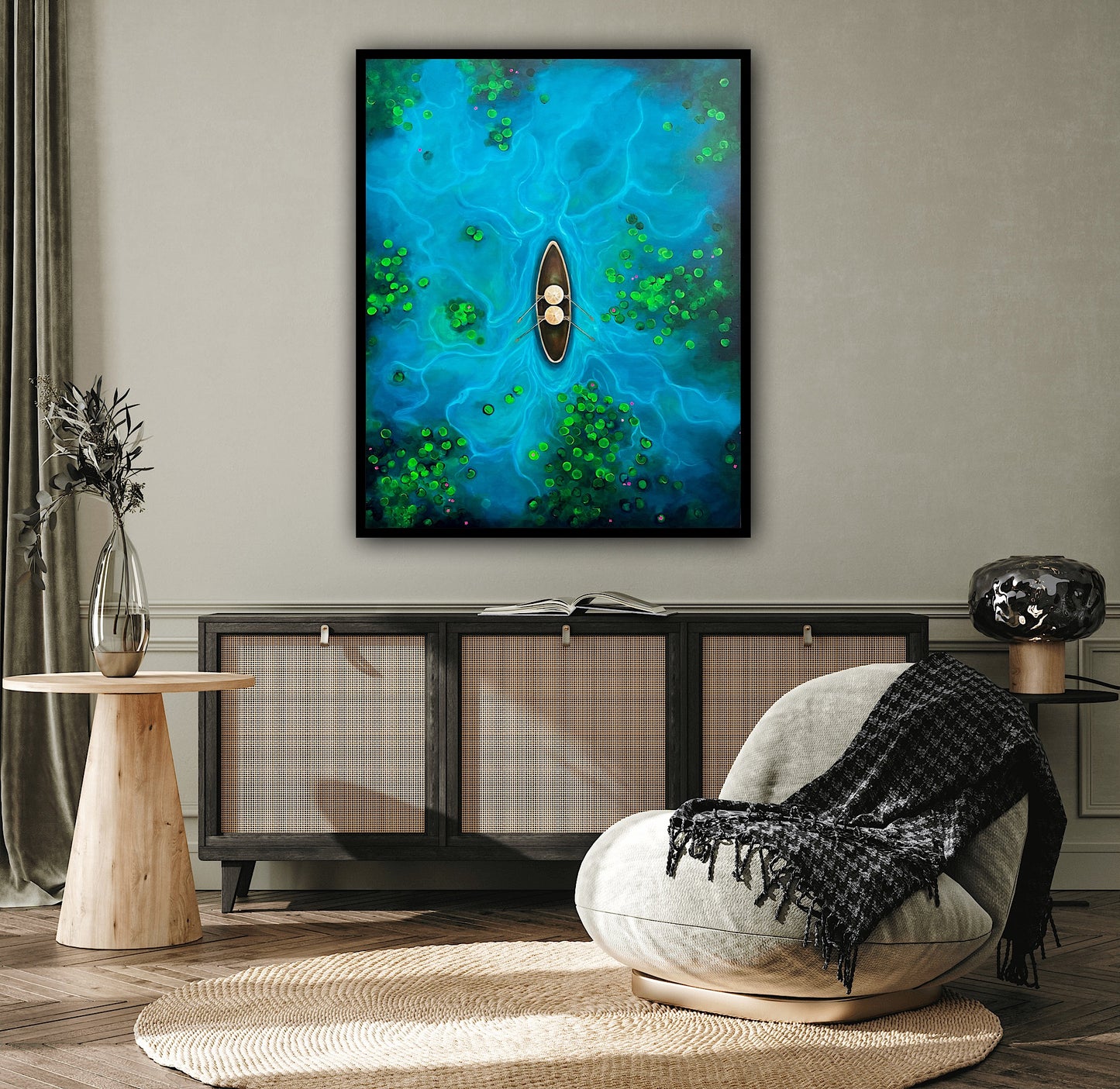 Pictură unicat cu vedere de sus asupra unei bărci și ape albastre decorate cu nuferi.