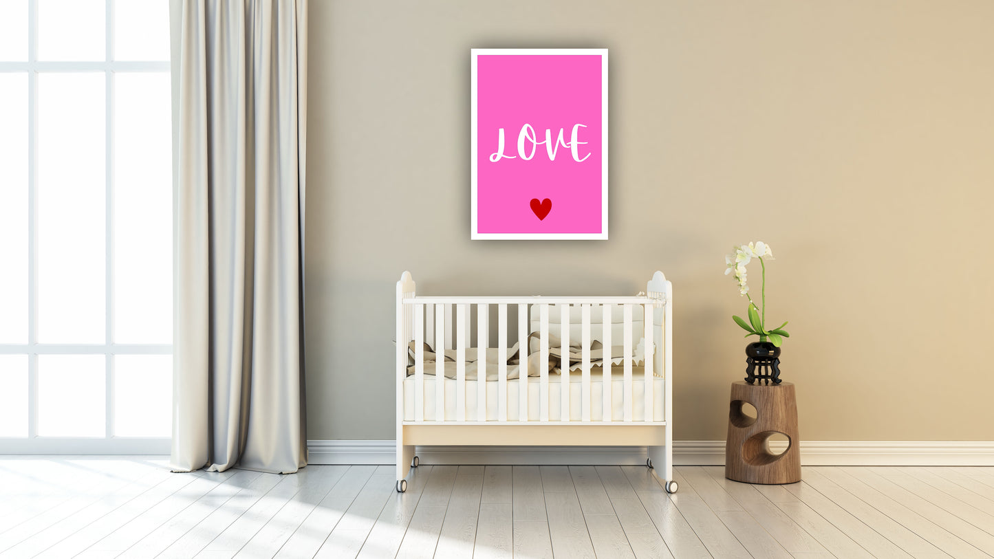 Love – print artistic cu mesaj de dragoste, fundal roz si tipografie alba.