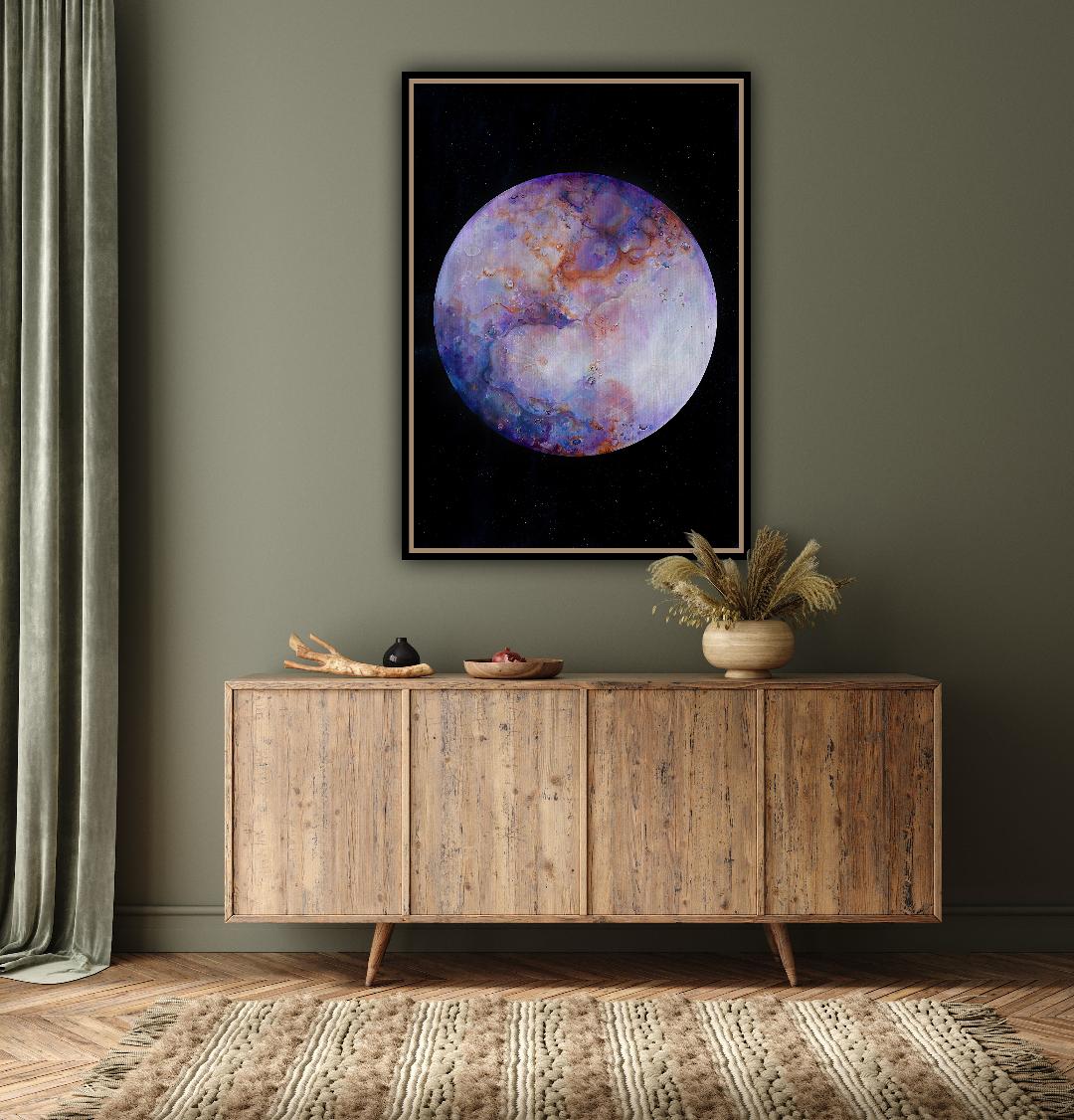 Print de colecție pe hârtie, cu detalii de suprafață planetară în nuanțe galactice.